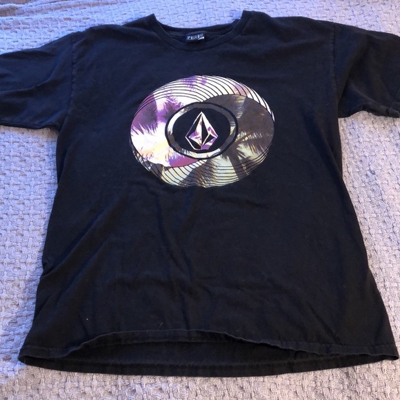 volcom tee 🖤 - Picture 2 of 3